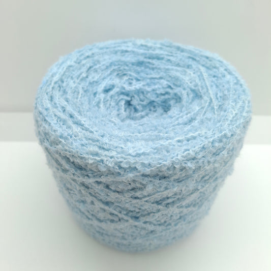 100g Bouclé blødt italiensk garn farve lyseblå N.1010