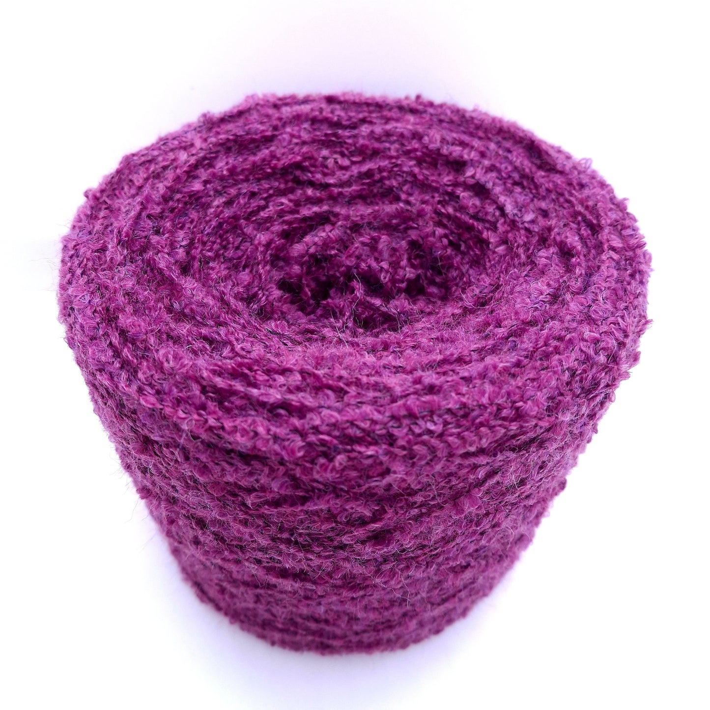 100 g weiches italienisches Bouclé-Garn in der Farbe Lila Fuchsia N.1012