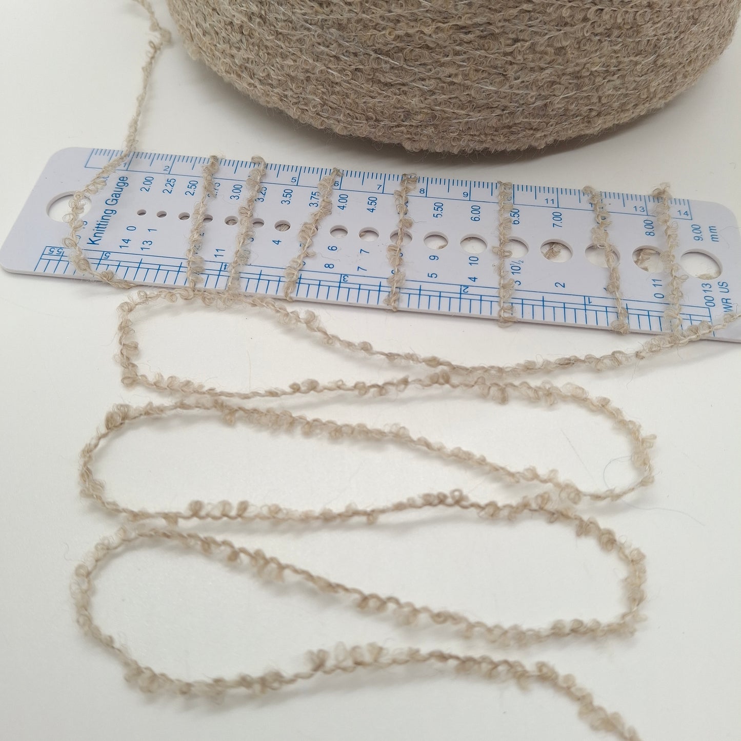 100g Bouclé filato morbido italiano colore Beige N.1015