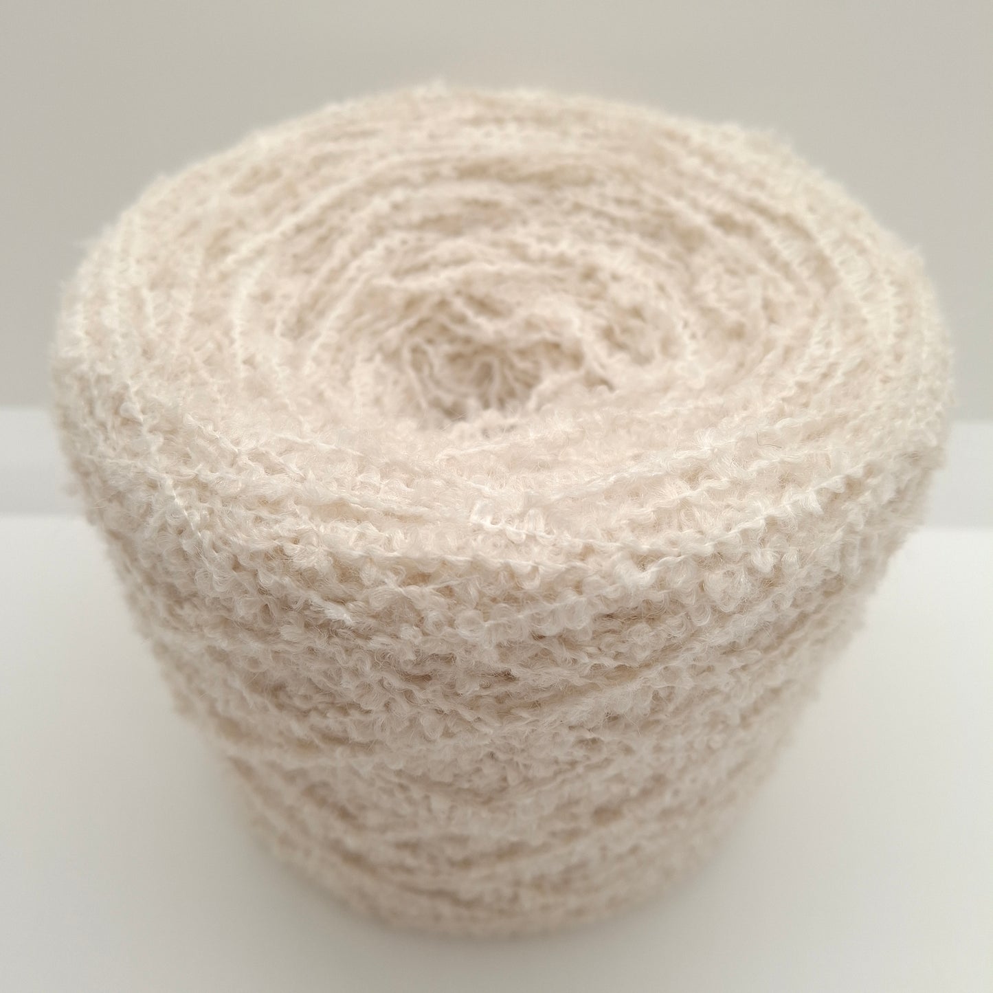 100g Bouclé filato morbido italiano colore Ecru Bianco Sporco N.1014