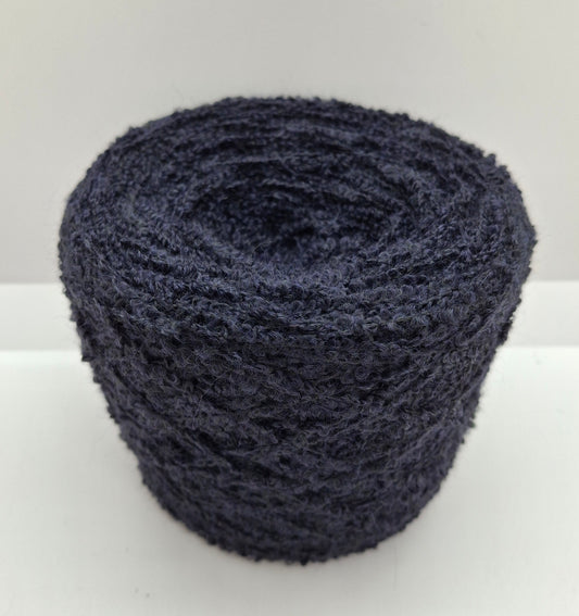 100g Bouclé blødt italiensk garn farve Midnatsblå N.1013