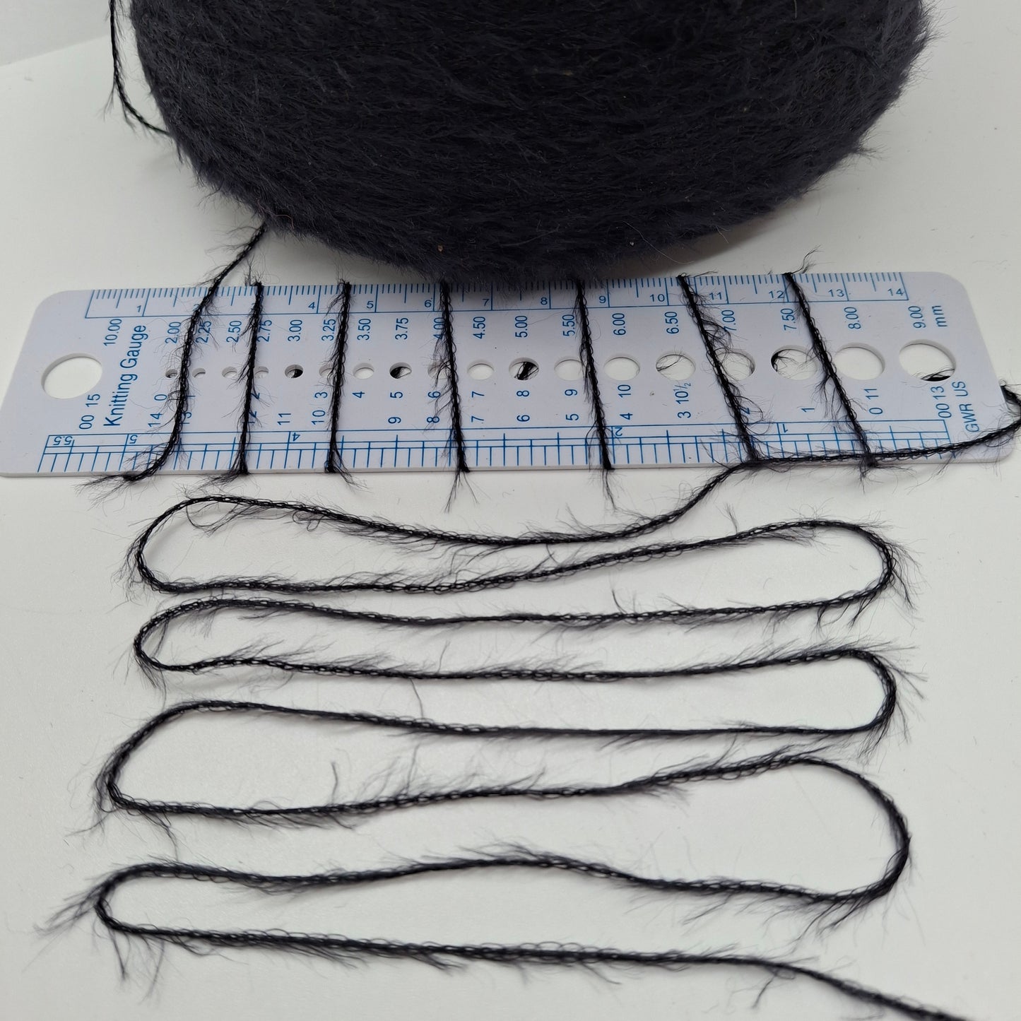 Hilo Tagliatino Efecto Piel 100g Color Negro N° 1021