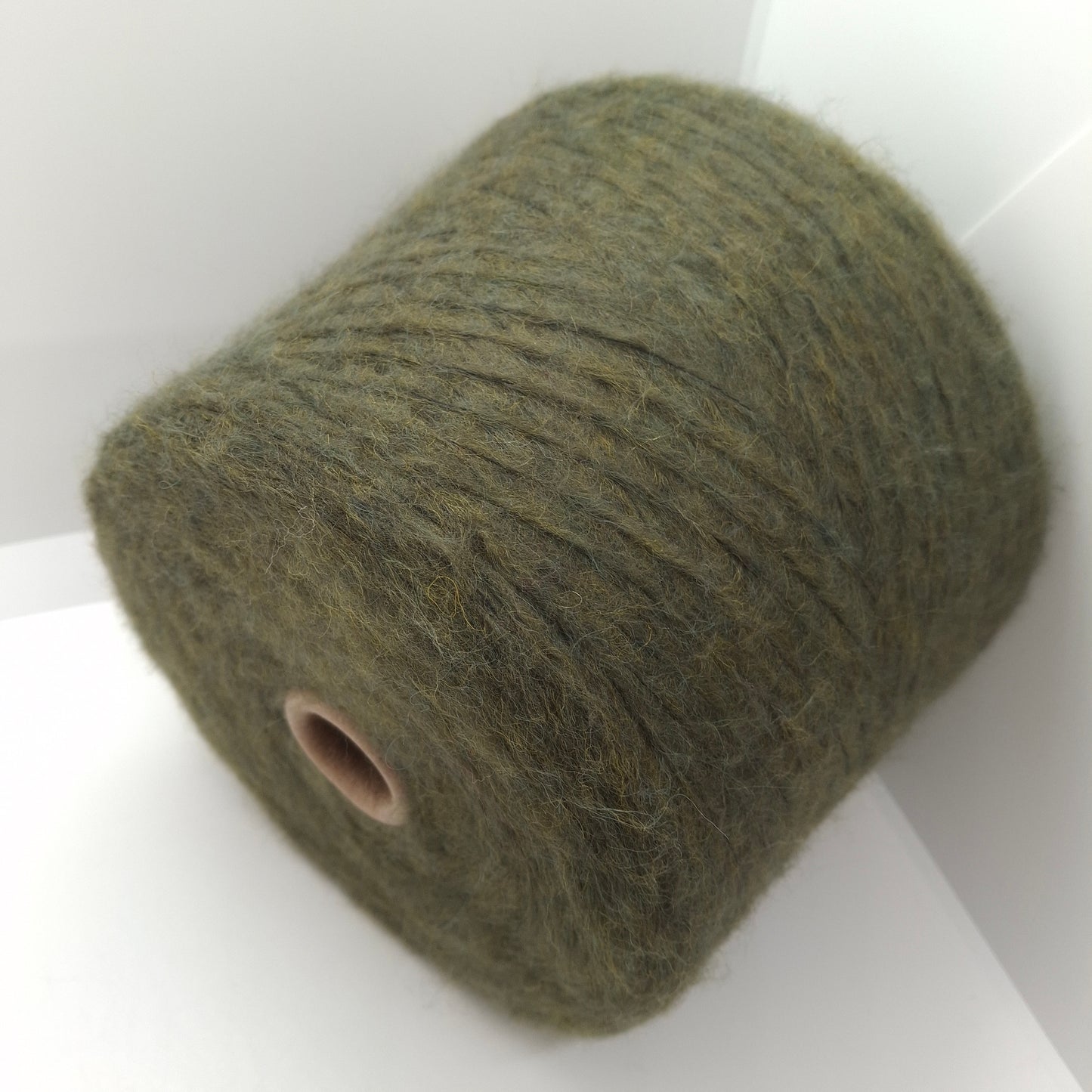 100g Lana Merino filato italiano colore Verde Oliva N.1025