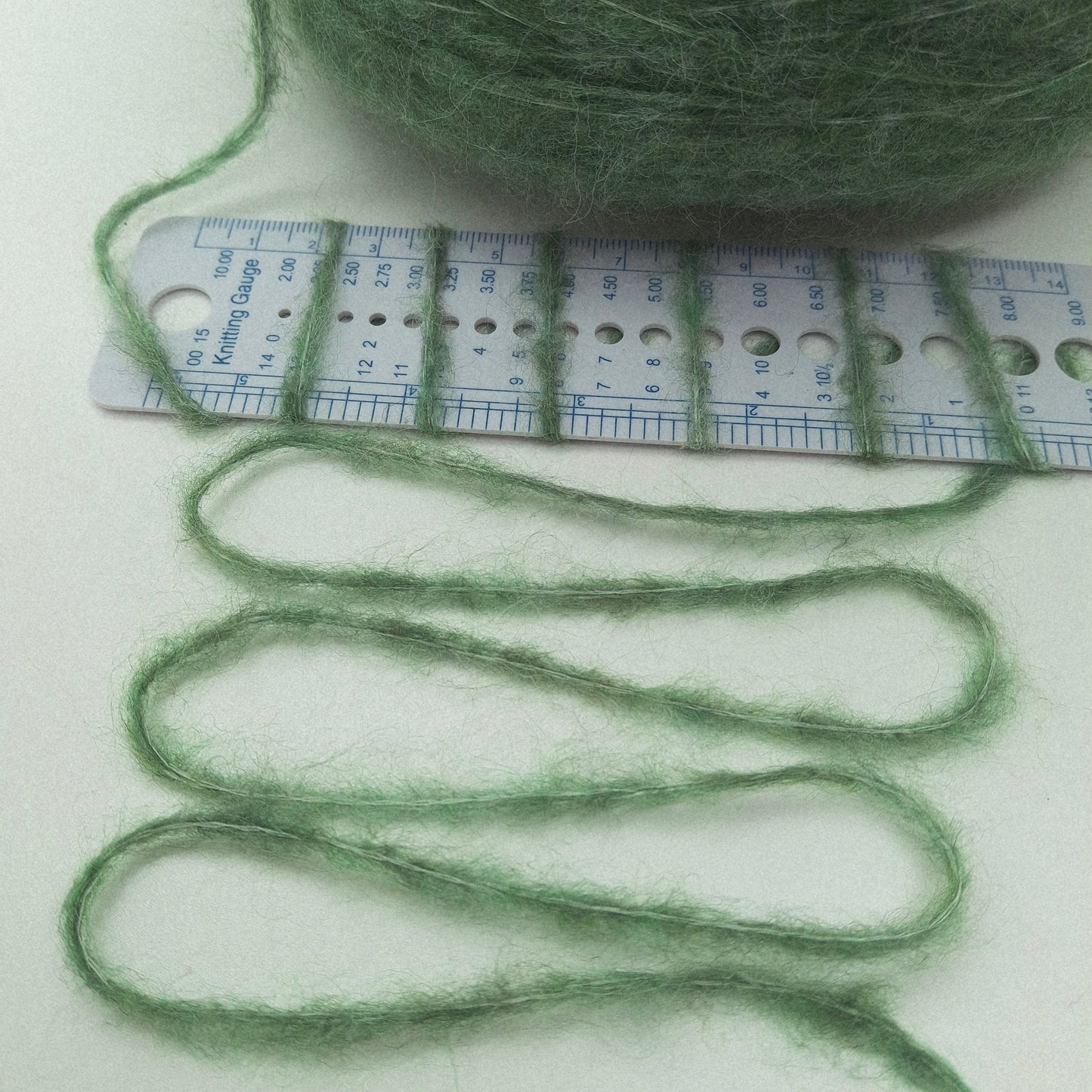 100g Lana Merino filato italiano colore Verde Bosco N.1026