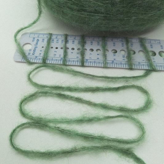 100g Lana Merino filato italiano colore Verde Bosco N.1026