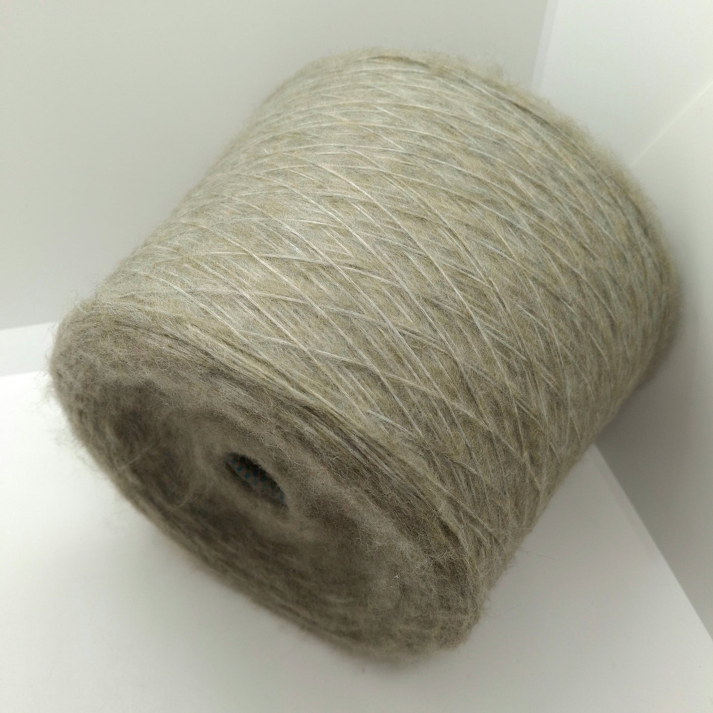 100 g de laine mérinos extrafine italienne couleur vert tabac N. 1019