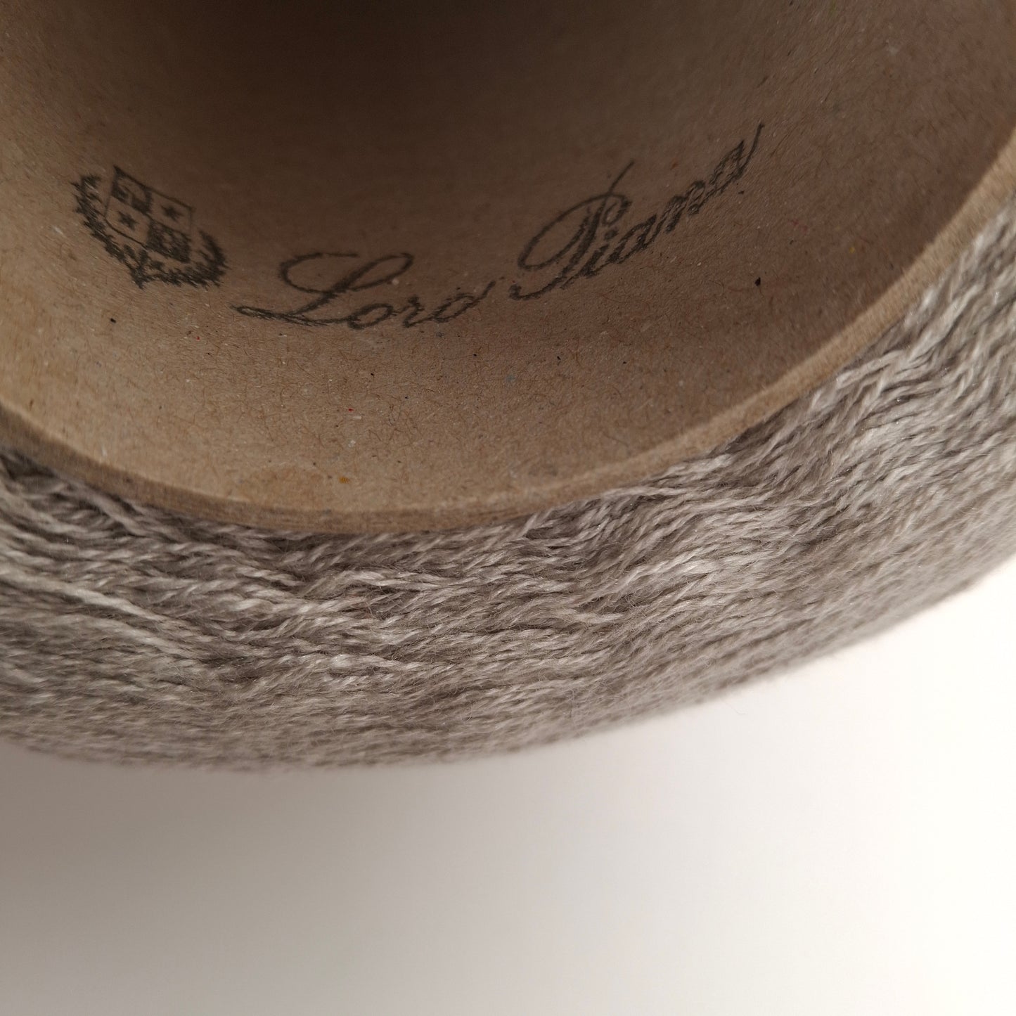 530 g Loro Piana Kaschmir 53 %, Seide 47 %, italienisches Garn, Farbe Perlgrau Nr. 1048