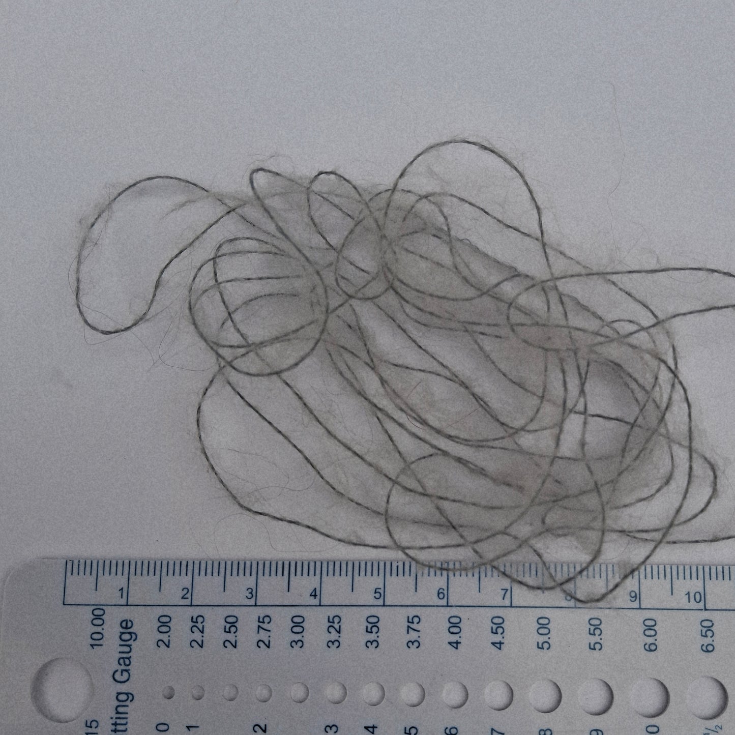 100 g de fil italien doux en alpaga brossé, coloris gris clair N. 1053