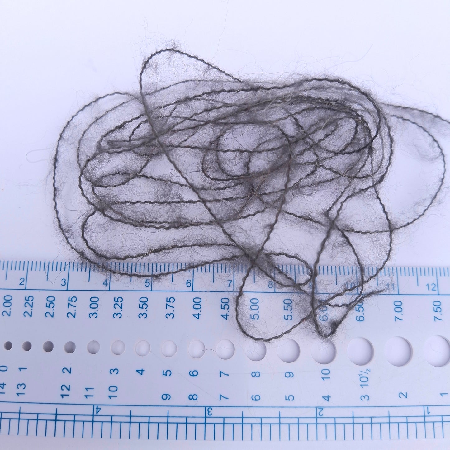 100 g de fil italien doux en alpaga brossé, coloris Gris Grizzolato N. 1055