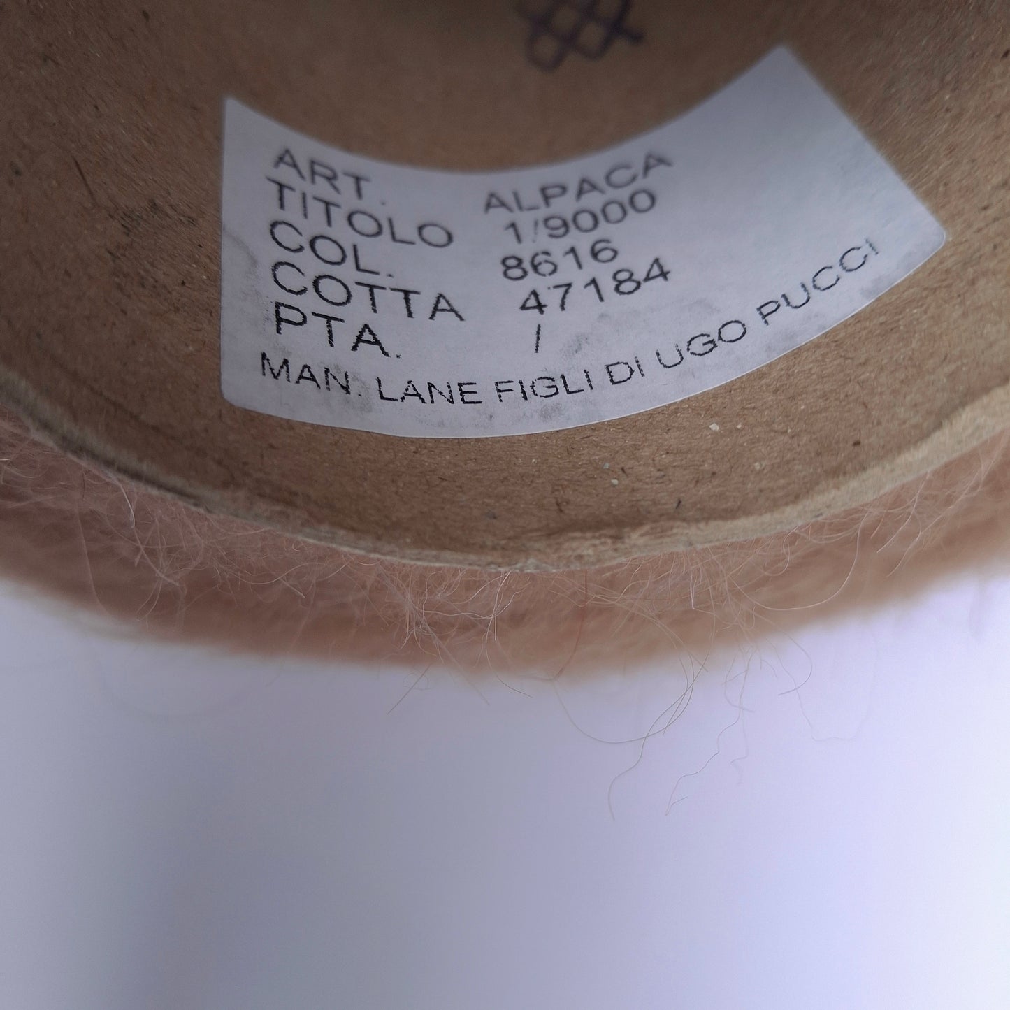 100g børstet alpaka blødt italiensk garn brun farve nr. 1060