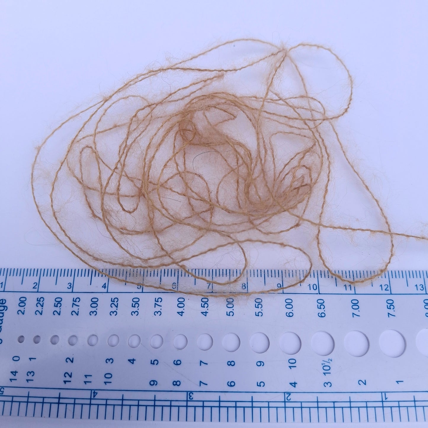 100g børstet alpaka blødt italiensk garn beige farve nr. 1061