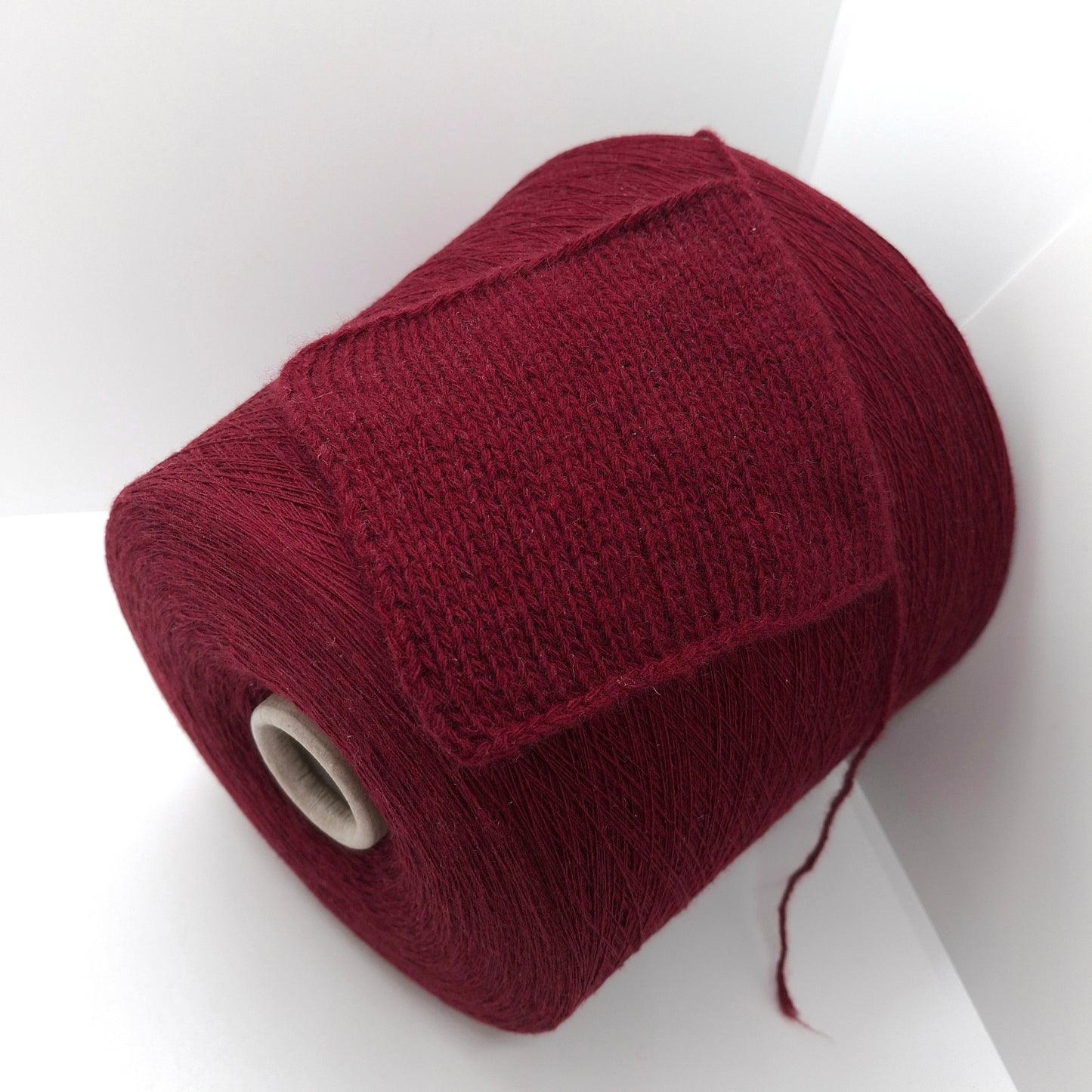 Fil de laine mérinos cachemire italien, coloris Bordeaux N° 1080