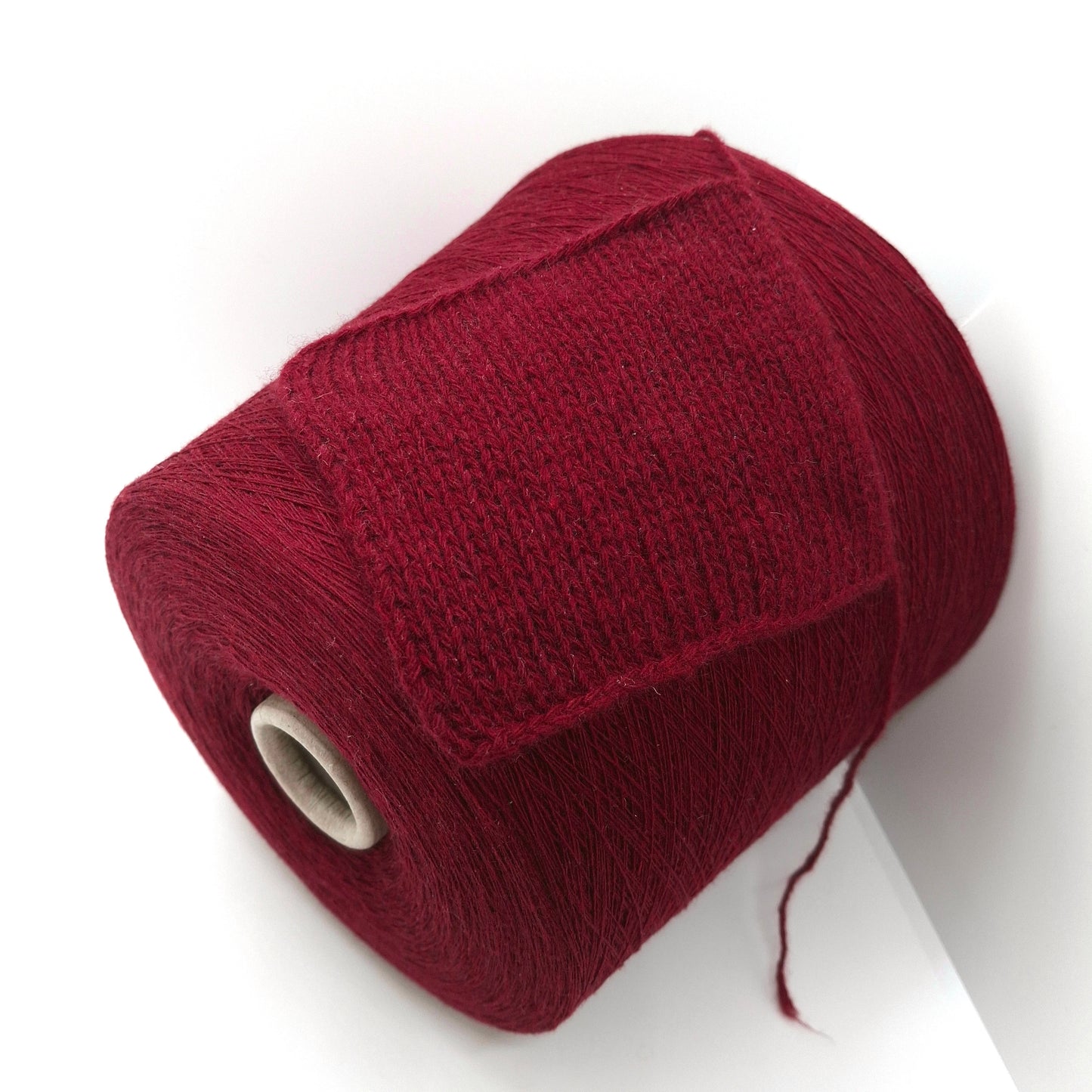 100g Cashmere Merinould Italiensk garn Bordeaux farve N.1297