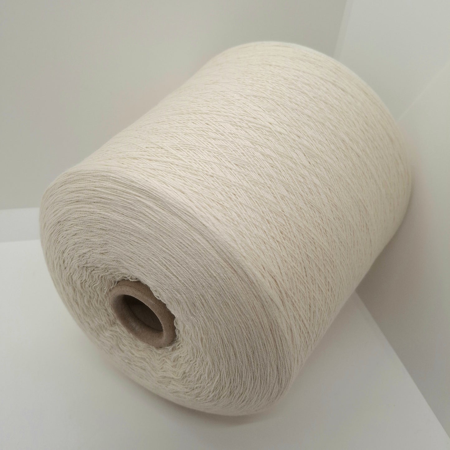 100g Loro Piana Cashmere Silk Italian yarn color White N.1084