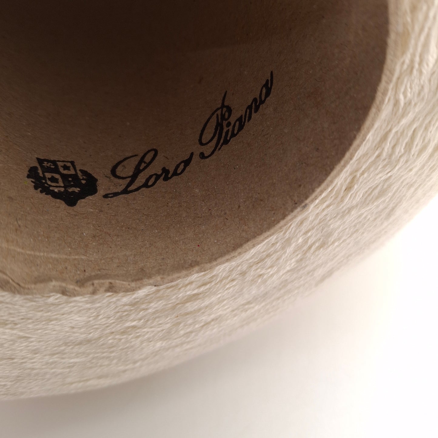 100g Loro Piana Cashmere Silk Italian yarn color White N.1084