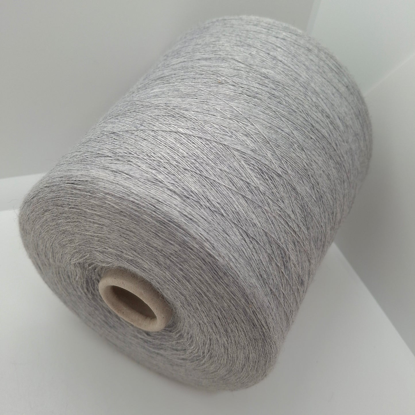 Laine mérinos italienne, coloris gris clair N. 1069