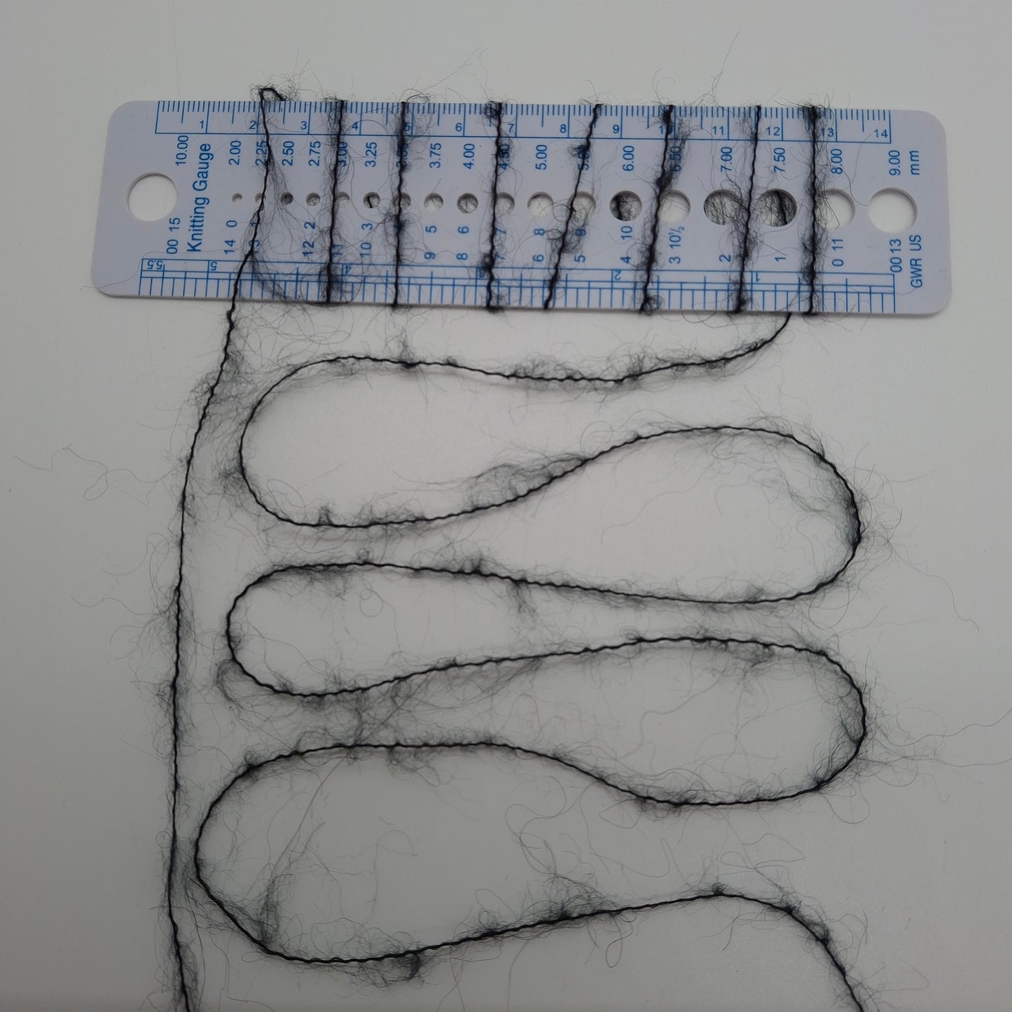 100 g weiches italienisches Mohairgarn, Farbe Schwarz, Nr. 1087