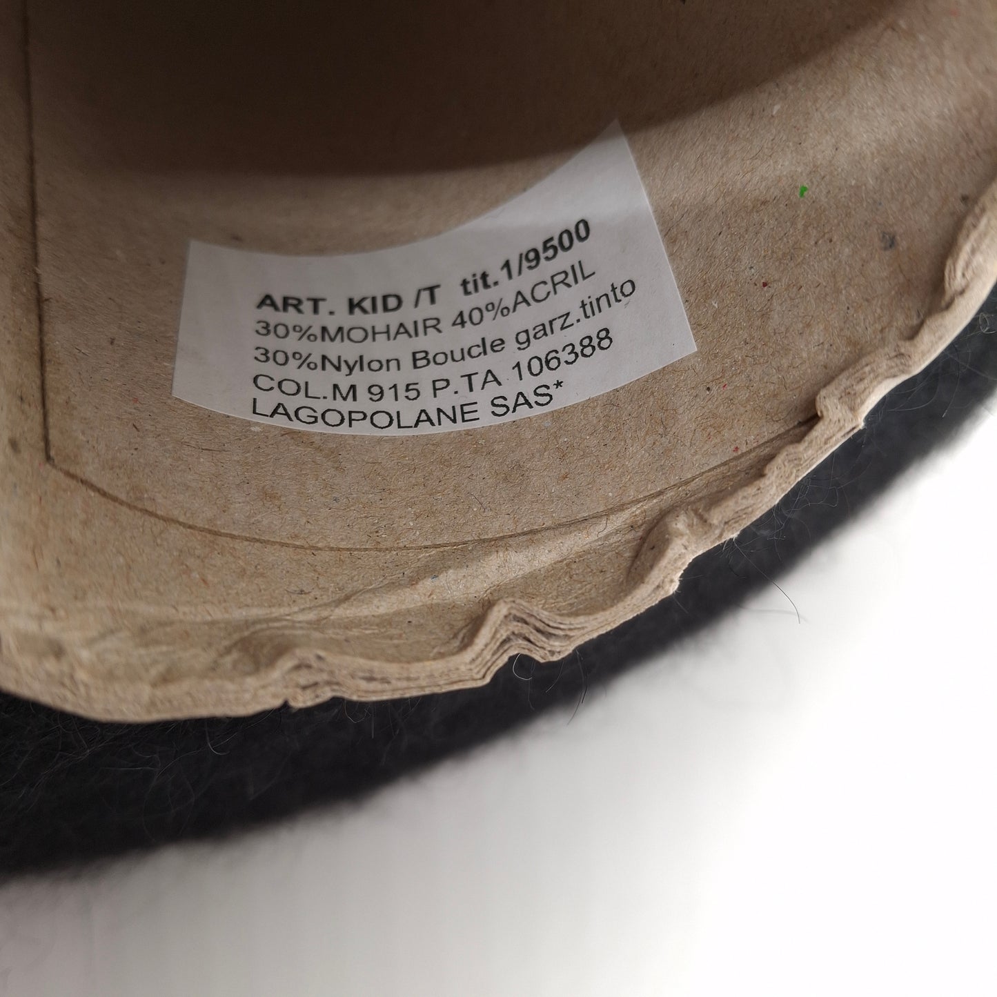 100 g weiches italienisches Mohairgarn, Farbe Schwarz, Nr. 1087