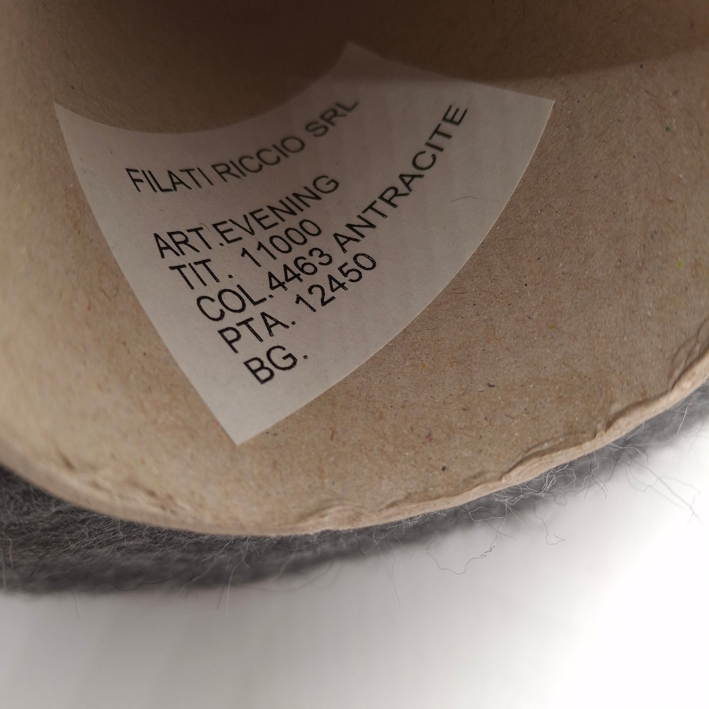 100 g de laine mérinos douce italienne, coloris gris anthracite N. 1091