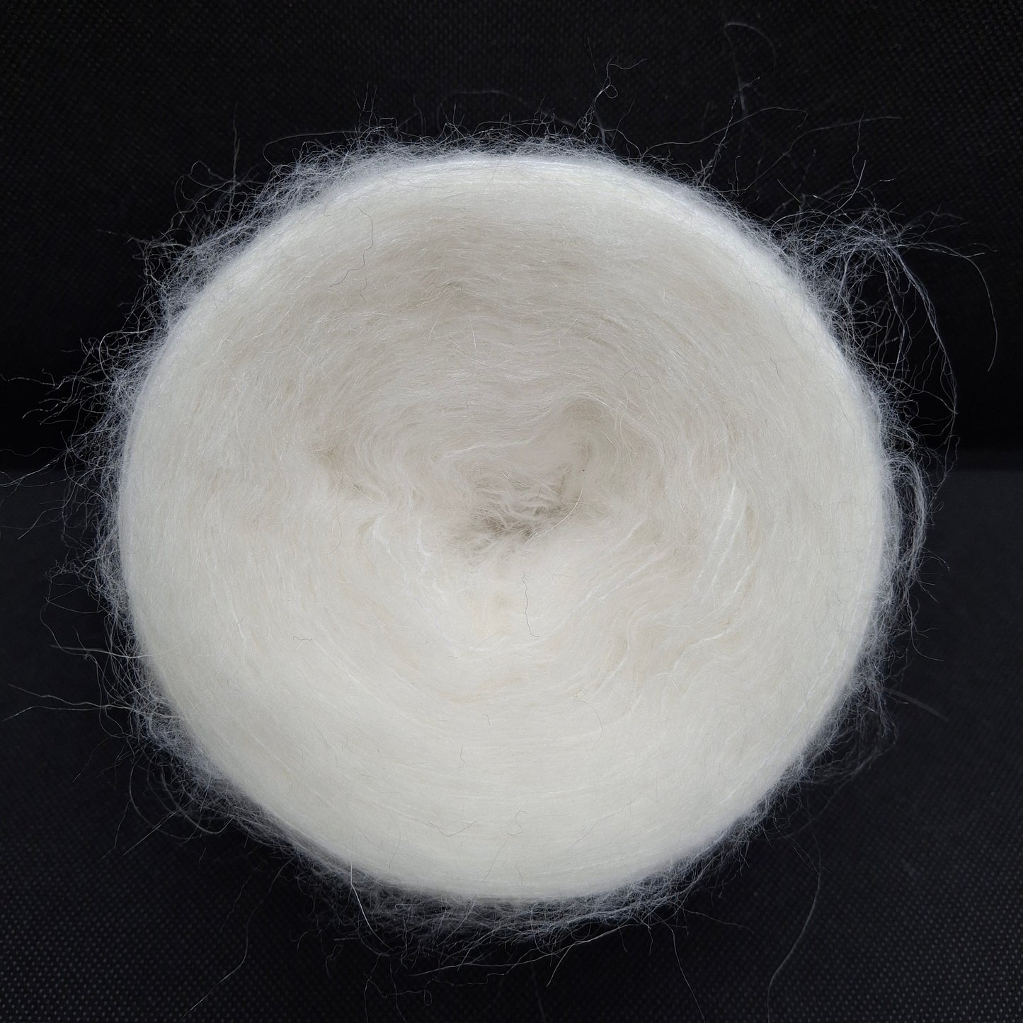 100 g weiches italienisches Mohairgarn, Farbe Weiß, Nr. 1094