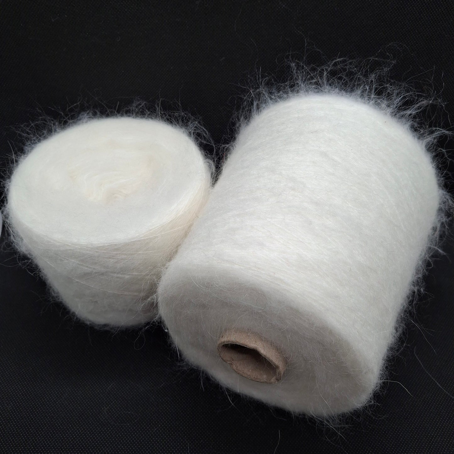 100 g weiches italienisches Mohairgarn, Farbe Weiß, Nr. 1094