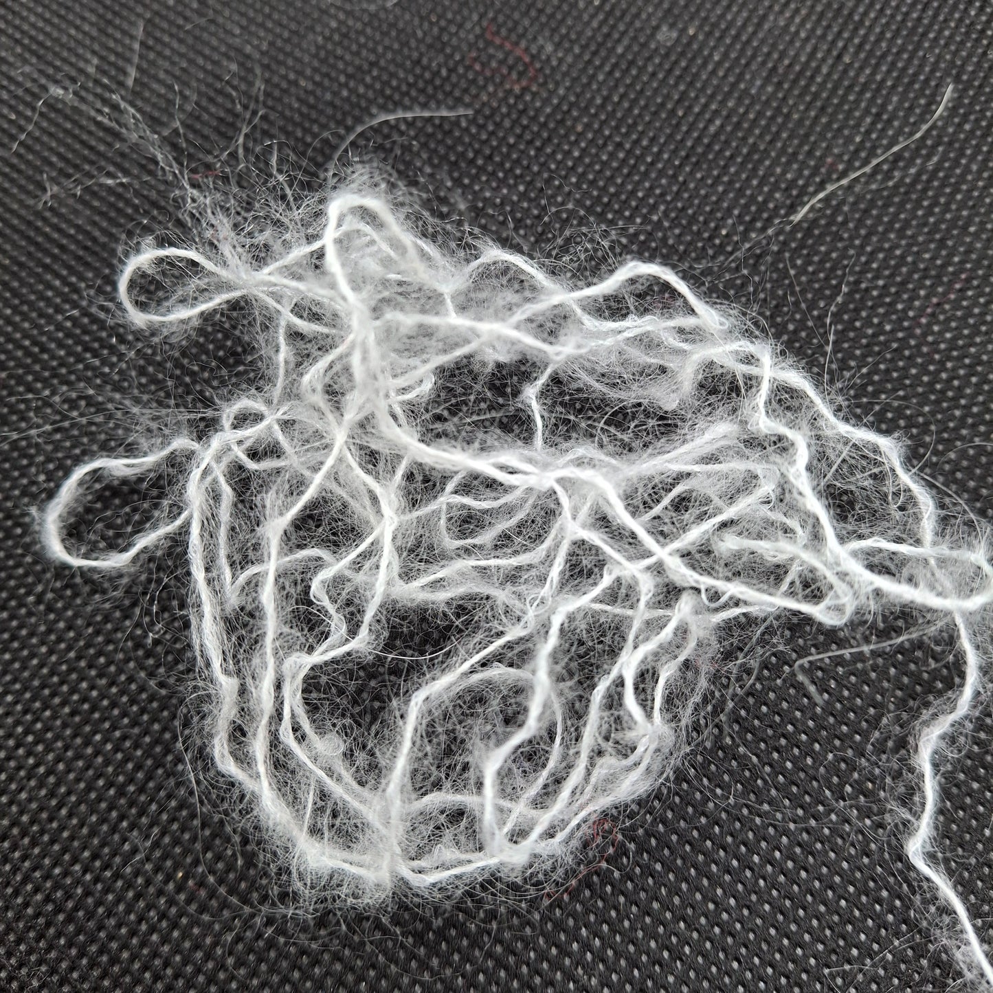 100 g weiches italienisches Mohairgarn, Farbe Weiß, Nr. 1094