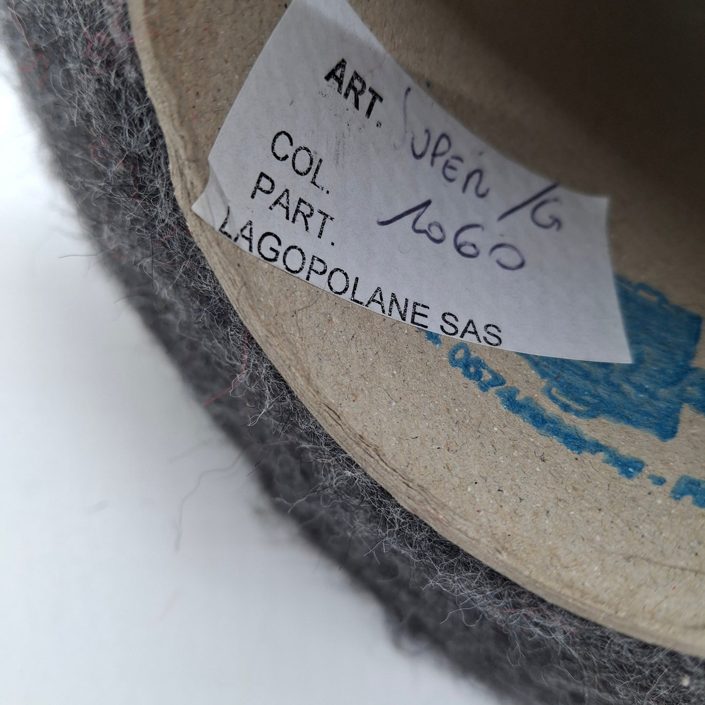 100 g de laine d'alpaga italienne, coloris gris foncé N. 1115