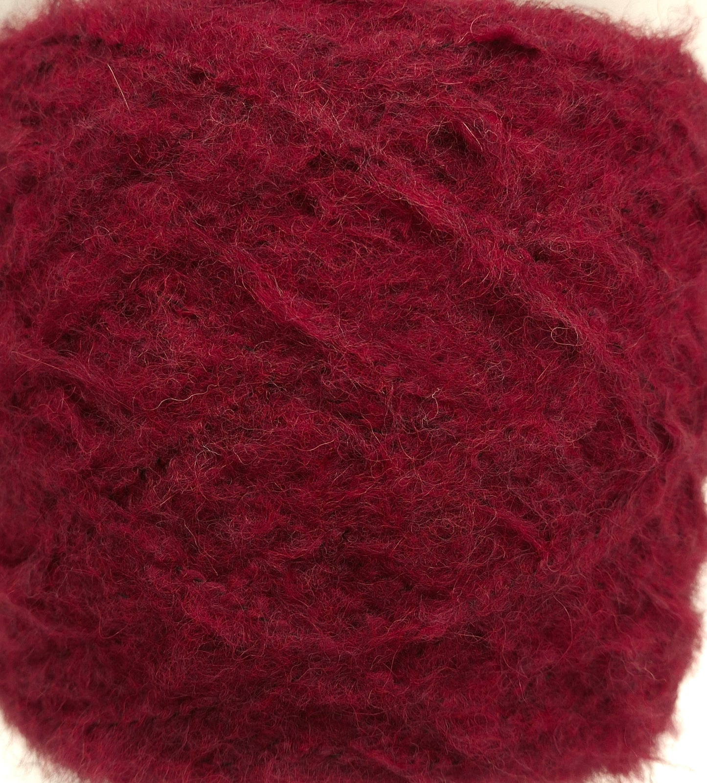 100 g de laine d'alpaga italienne, coloris rouge foncé N. 1124