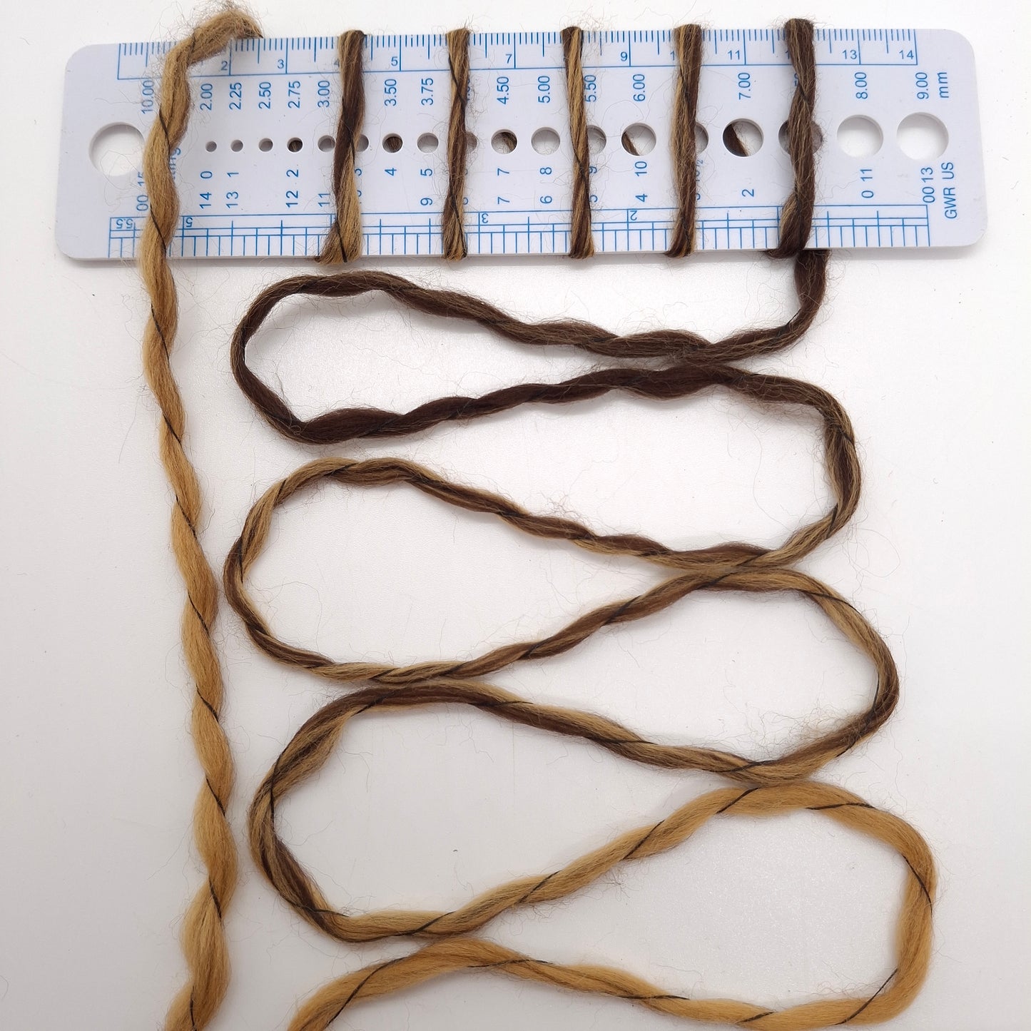 200 g de fil italien, coloris Brun moutarde N. 1139