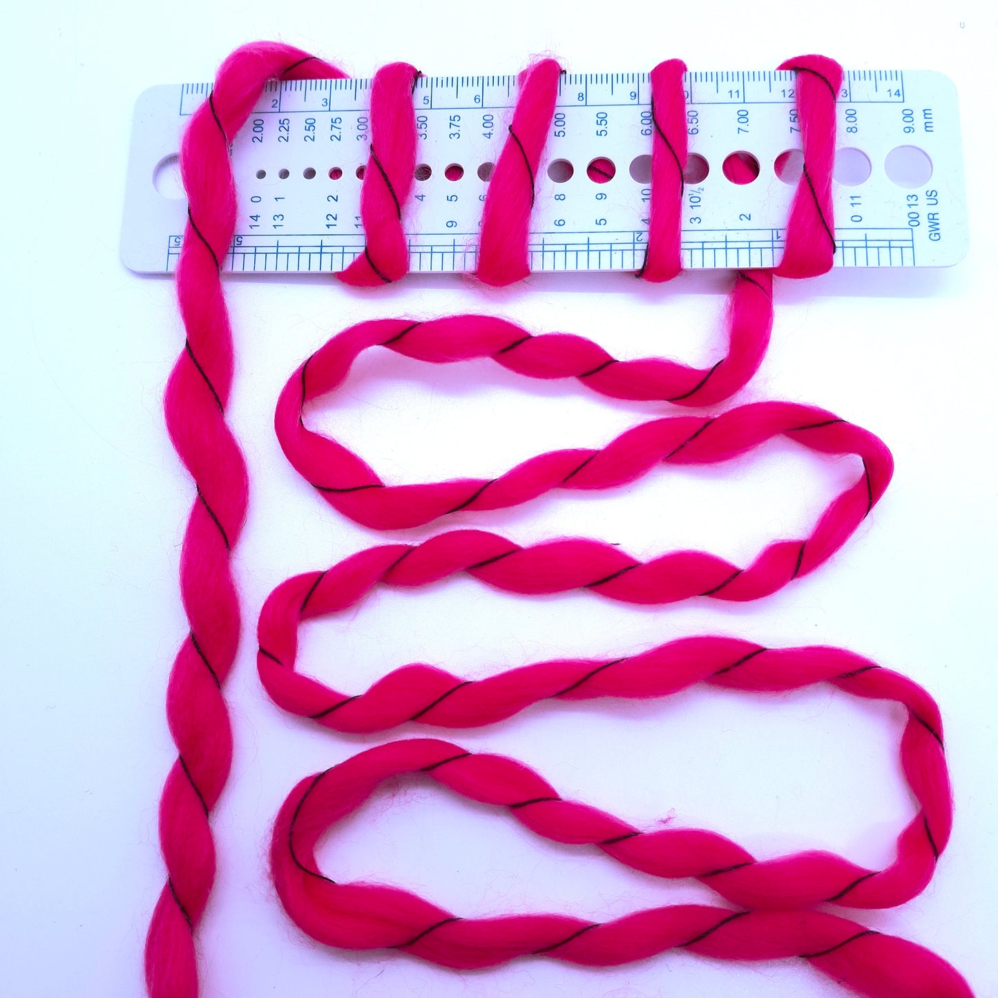 100 g de fil italien irrégulier, rose foncé, n° 1141