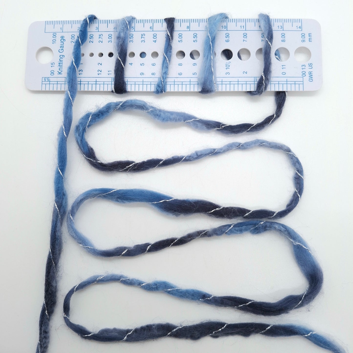 Filato italiano Irregolare Blu con Lurex Argento N.1149