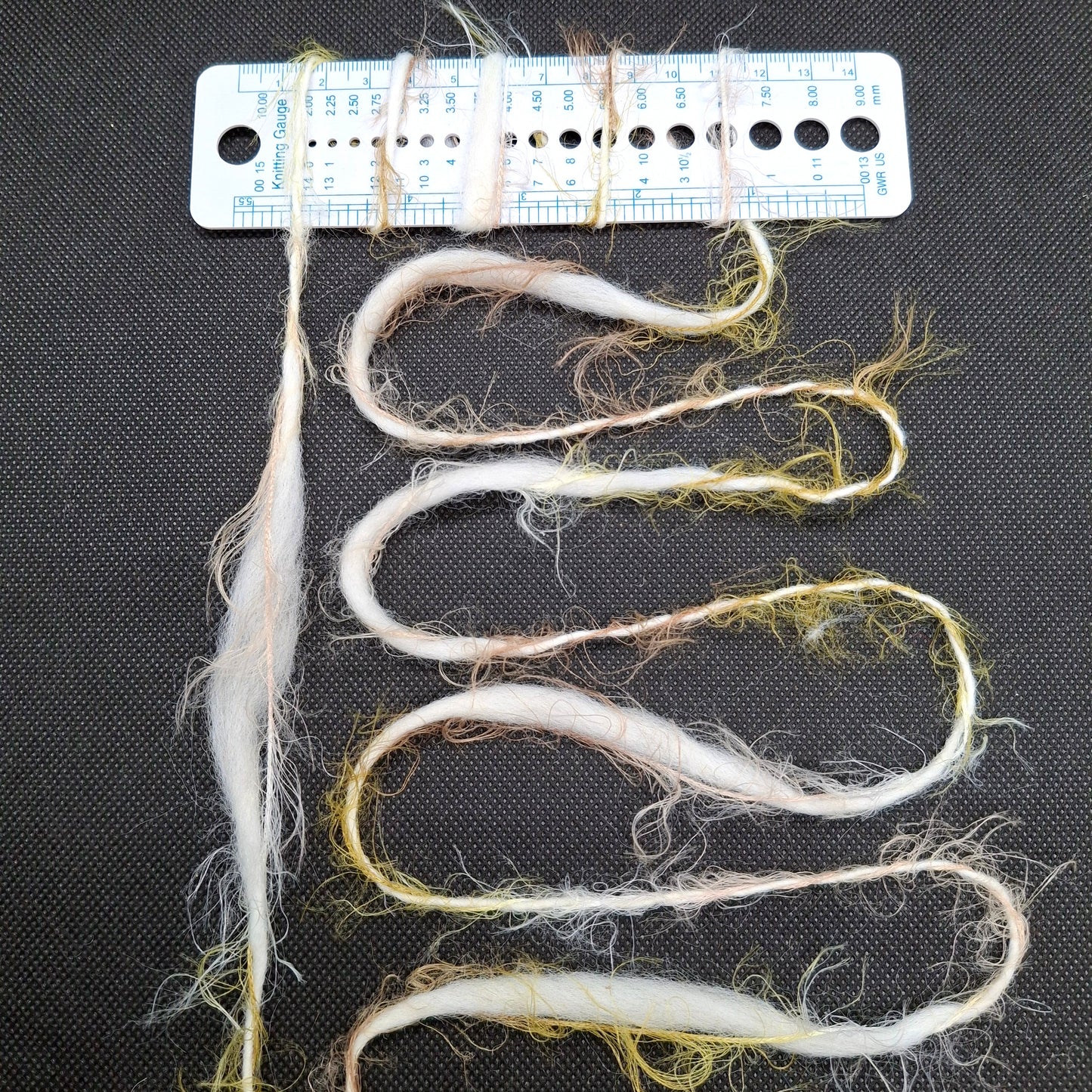 Filato italiano Irregolare colore Bianco Beige Senape N.1153