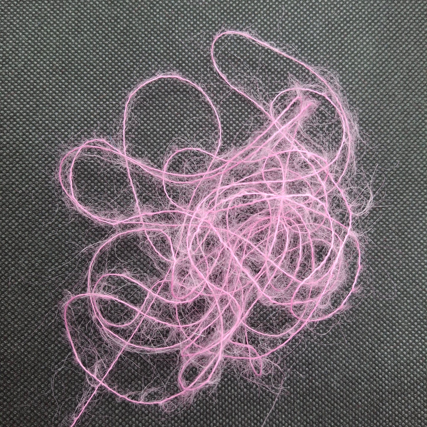 100g blødt mohair garn i italiensk farve, lyserød, nr. 1198