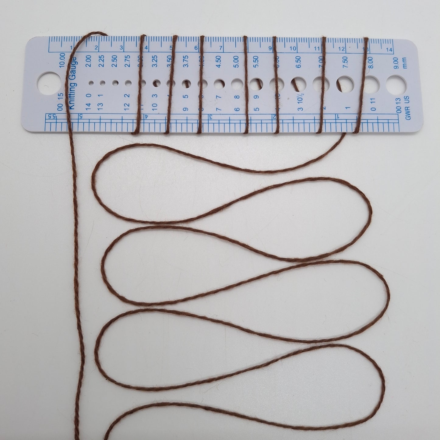 100 g extrafeine Merinowolle, 100 % italienisches Garn, Farbe Braun, Nr. 1209