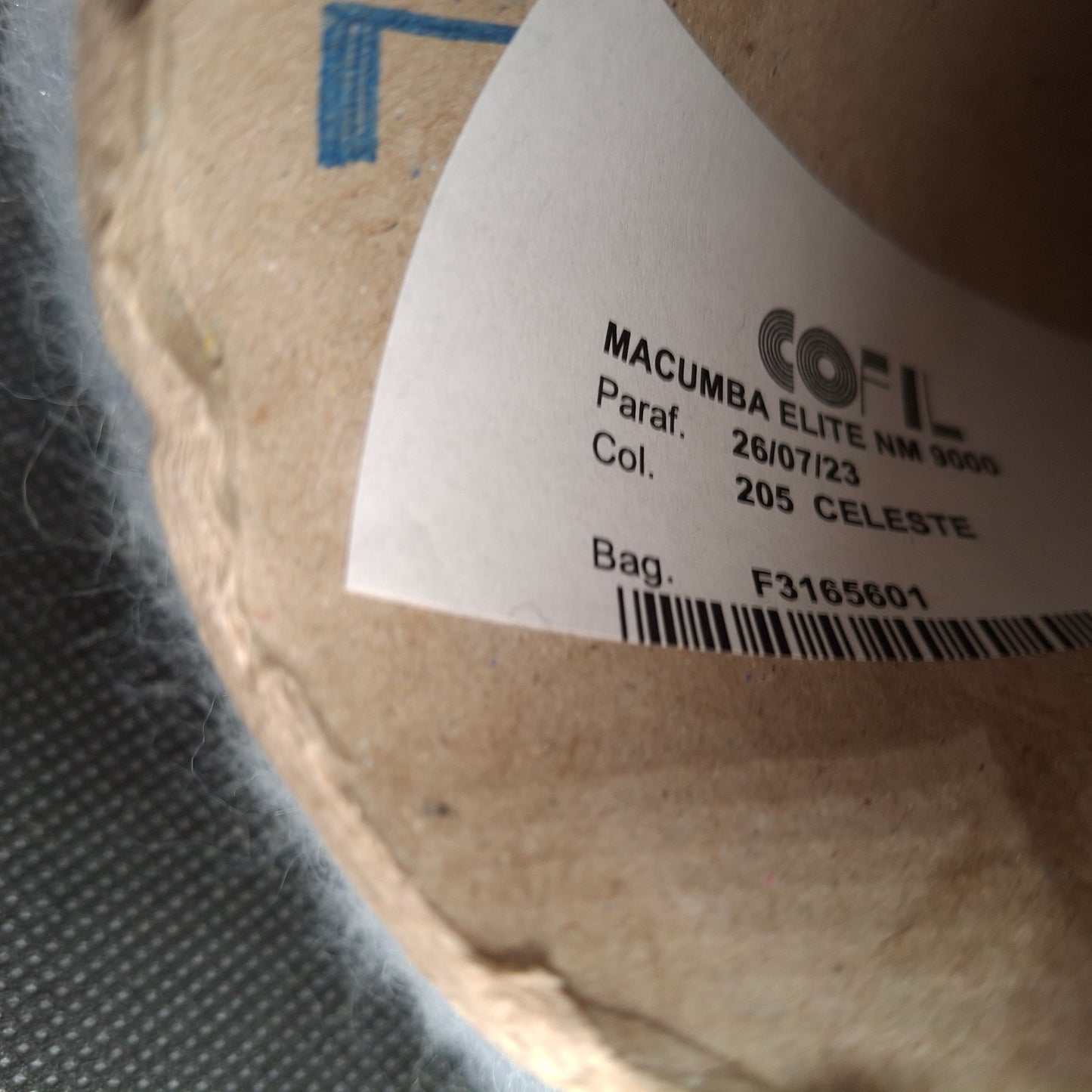 100g børstet uld blødt italiensk garn farve lyseblå grå nr. 1229