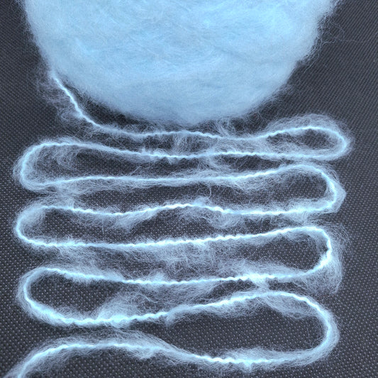 100g Filato Soffice italiano morbido colore Azzurro Chiaro N.1246