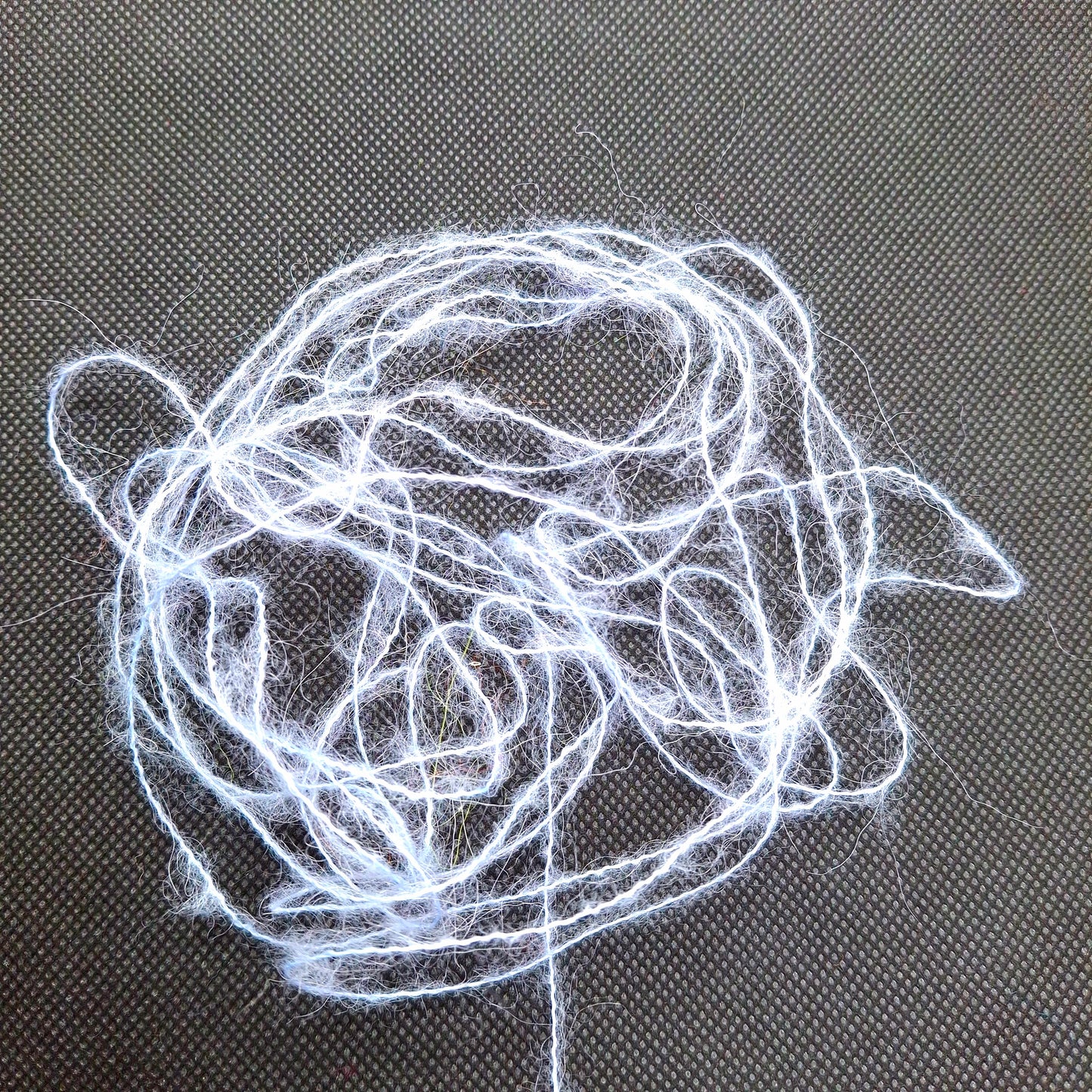 100 g de fil italien doux en alpaga brossé, coloris bleu ombré N. 1259