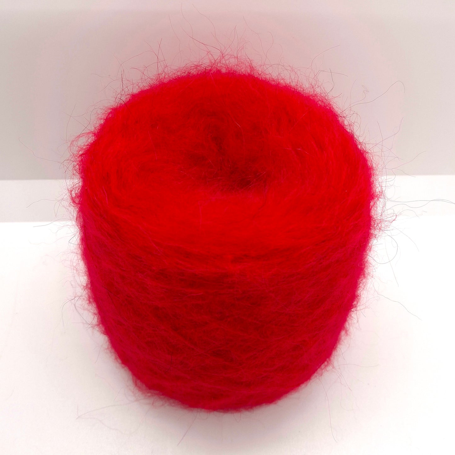 100g blødt mohair garn i italiensk farve rød nr. 1262