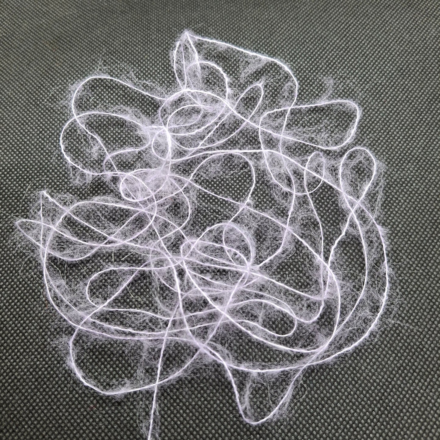 100g blødt mohair garn i italiensk farve, lilla lavendel, nr. 1267