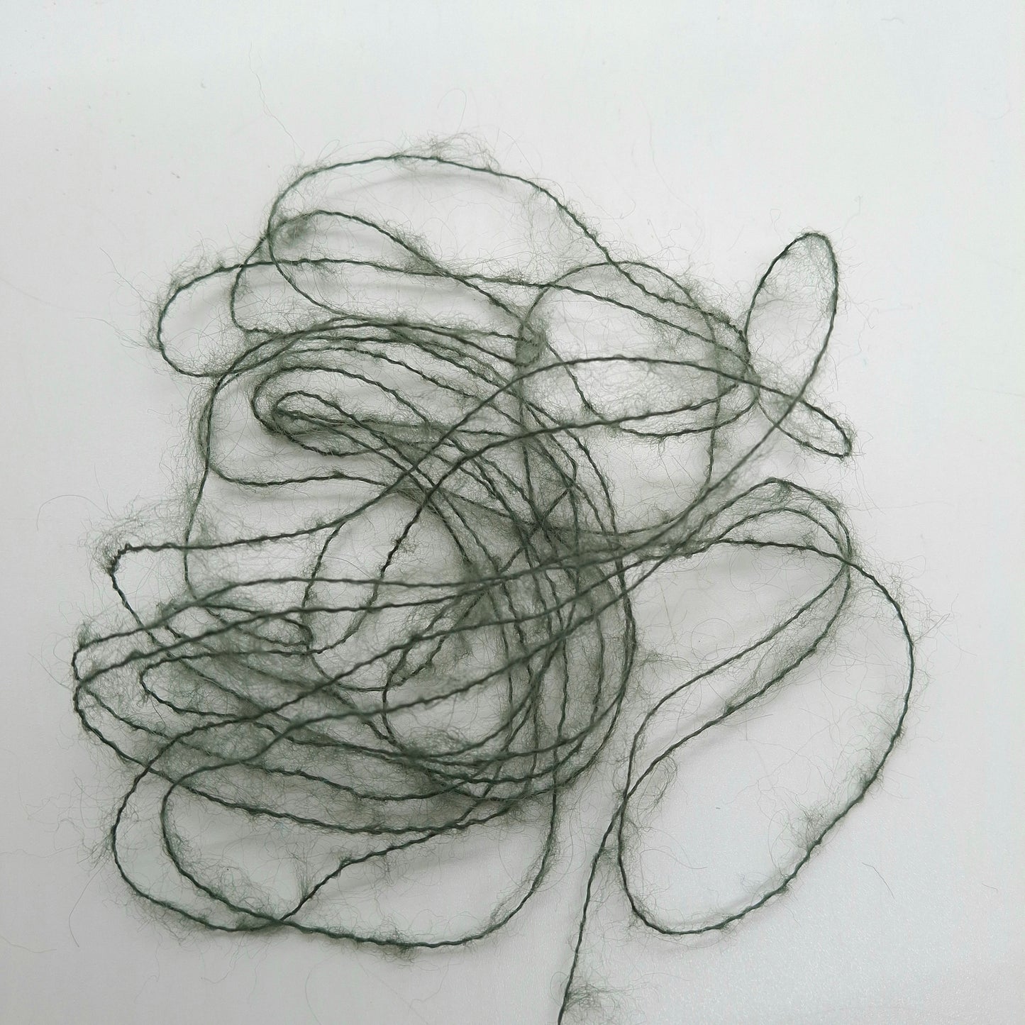 100 g de fil mohair doux italien, coloris vert-gris, réf. 1263