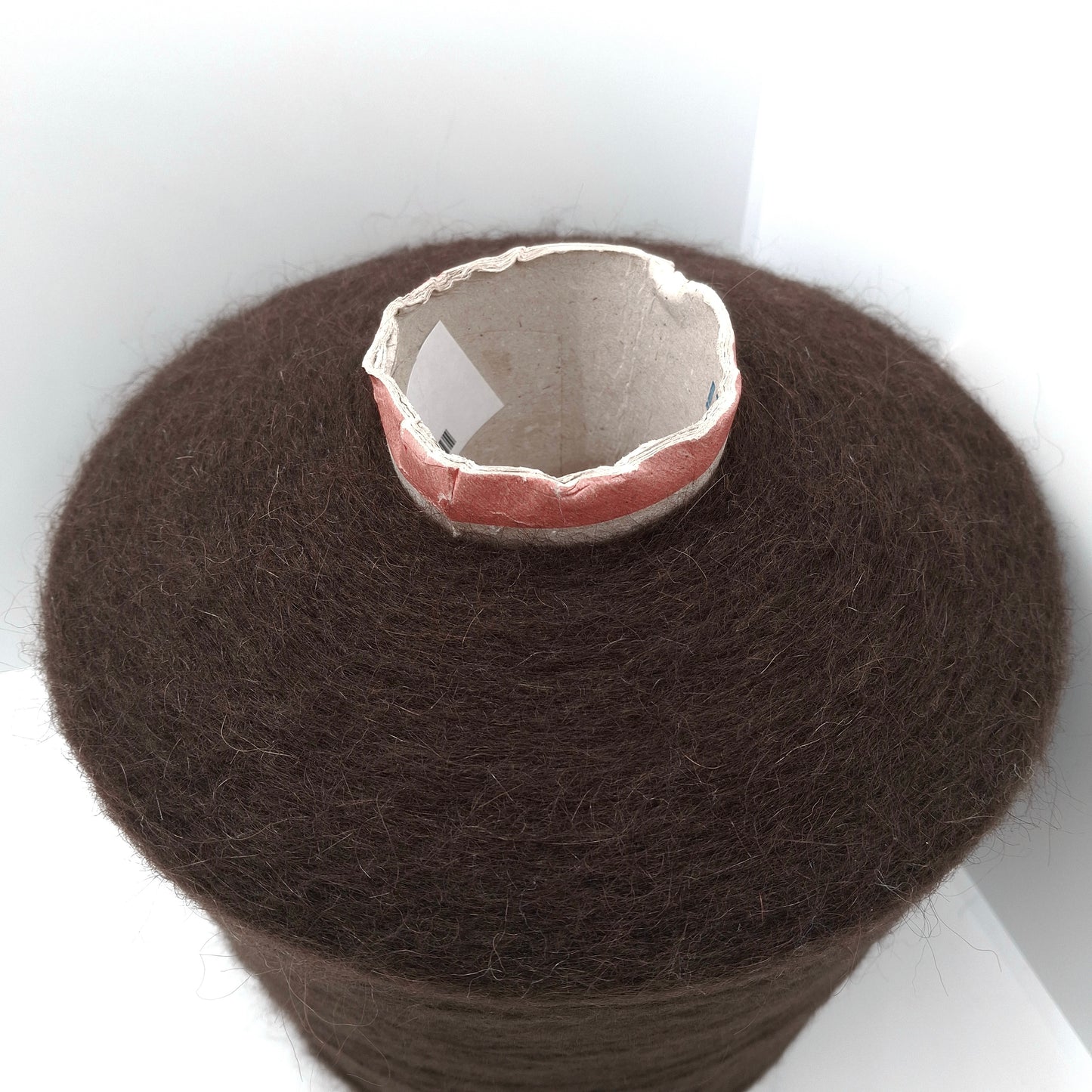 100g blødt mohair garn i italiensk farve brun nr. 1261