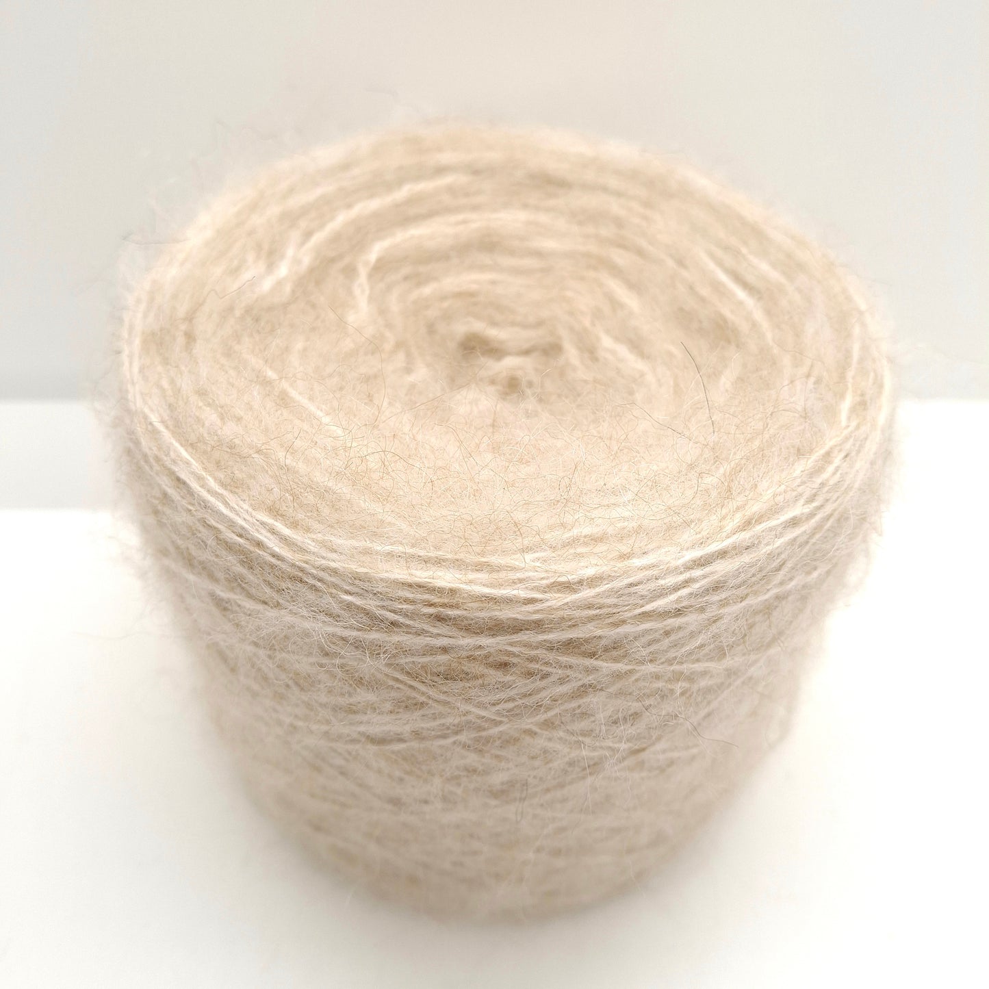 100 g de laine mohair italienne, coloris beige crème mélangé N. 1286