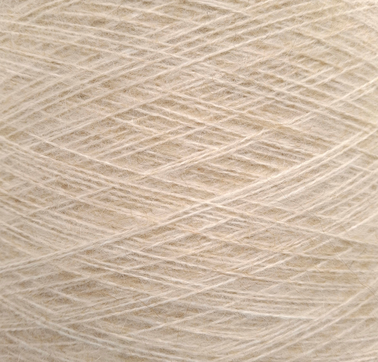 100 g de laine mohair italienne, coloris beige crème mélangé N. 1286