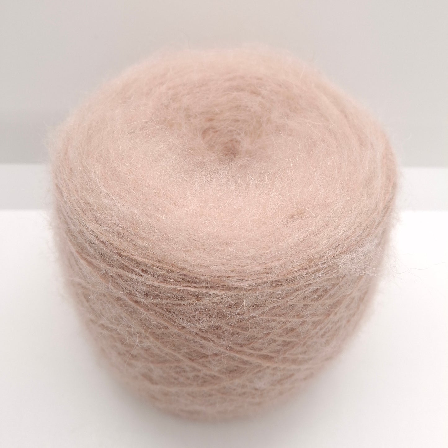 100 g de laine mohair italienne, coloris rose poudré N. 1287