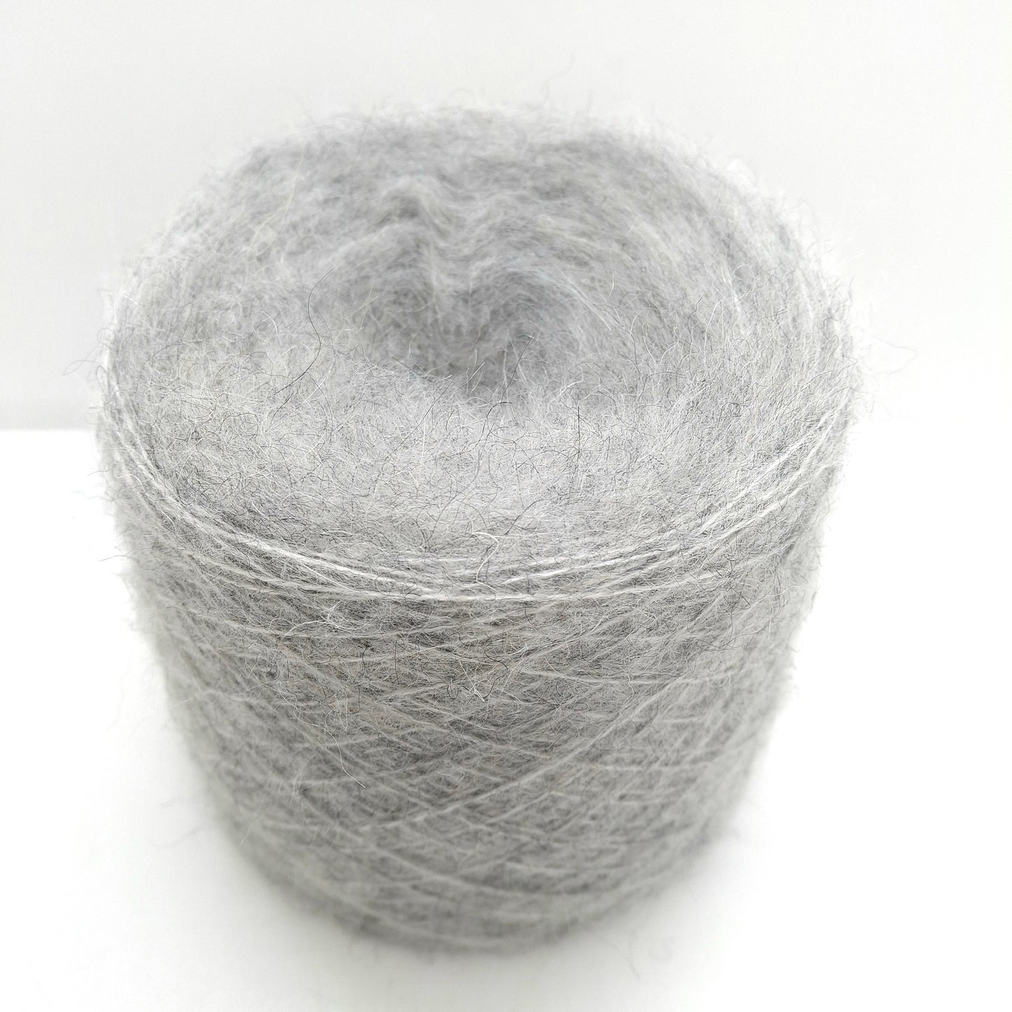 100 g de laine mohair italienne, coloris gris clair N. 1278