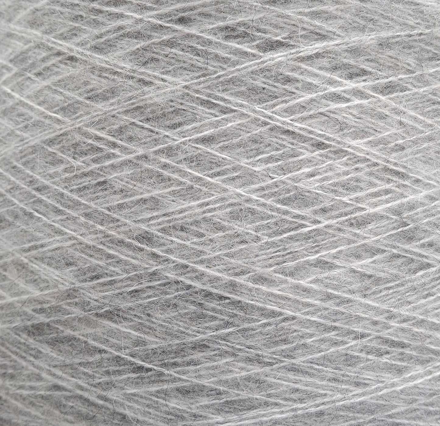 100 g de laine mohair italienne, coloris gris clair N. 1278