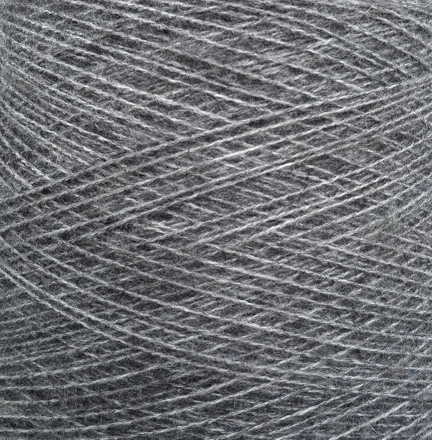 100 g de laine mohair italienne, coloris gris N. 1277