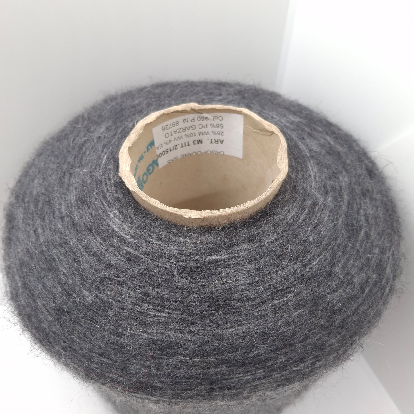 100 g de laine mohair italienne, coloris gris N. 1277