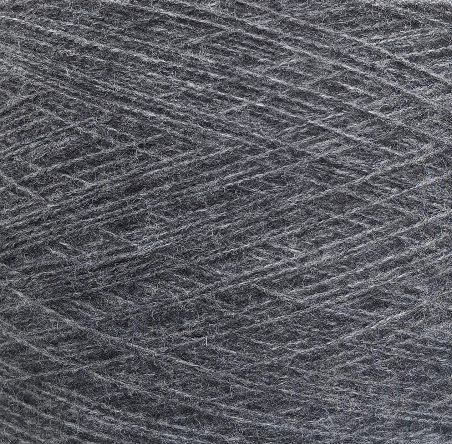 100 g de laine mohair italienne, coloris gris foncé N. 1276
