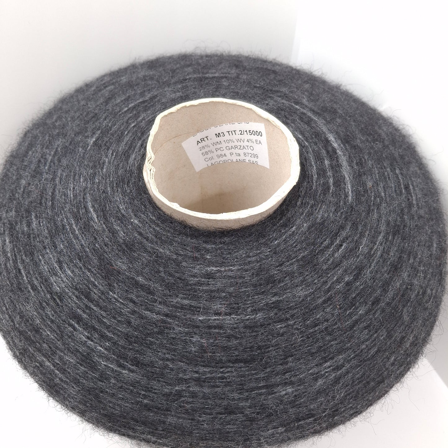 100 g de laine mohair italienne, coloris gris foncé N. 1276